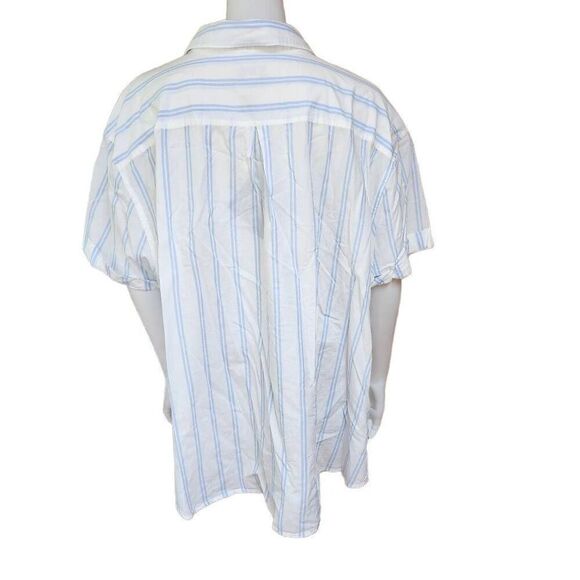 NWT Ava & Viv White & Blue Striped No-Gap Button Front Short Sleeve Top (2X) - Picture 6 of 7